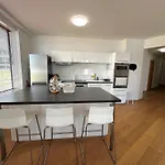アパート 3 Apartment, Terrace, New Building, Old