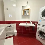 アパート 3 Apartment, Terrace, New Building, Old